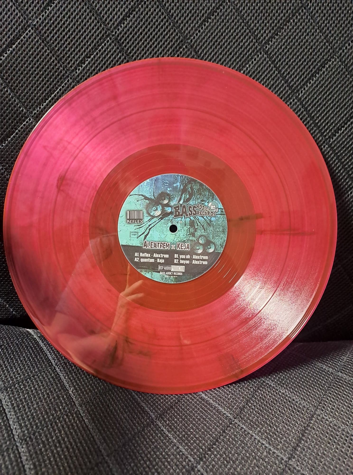 Bass Addict 02 (Rose transparent) - vinyle tribe