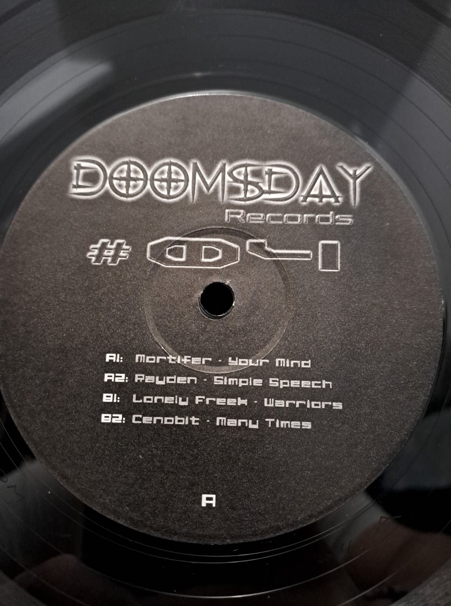 Doomsday 04 - vinyle gabber