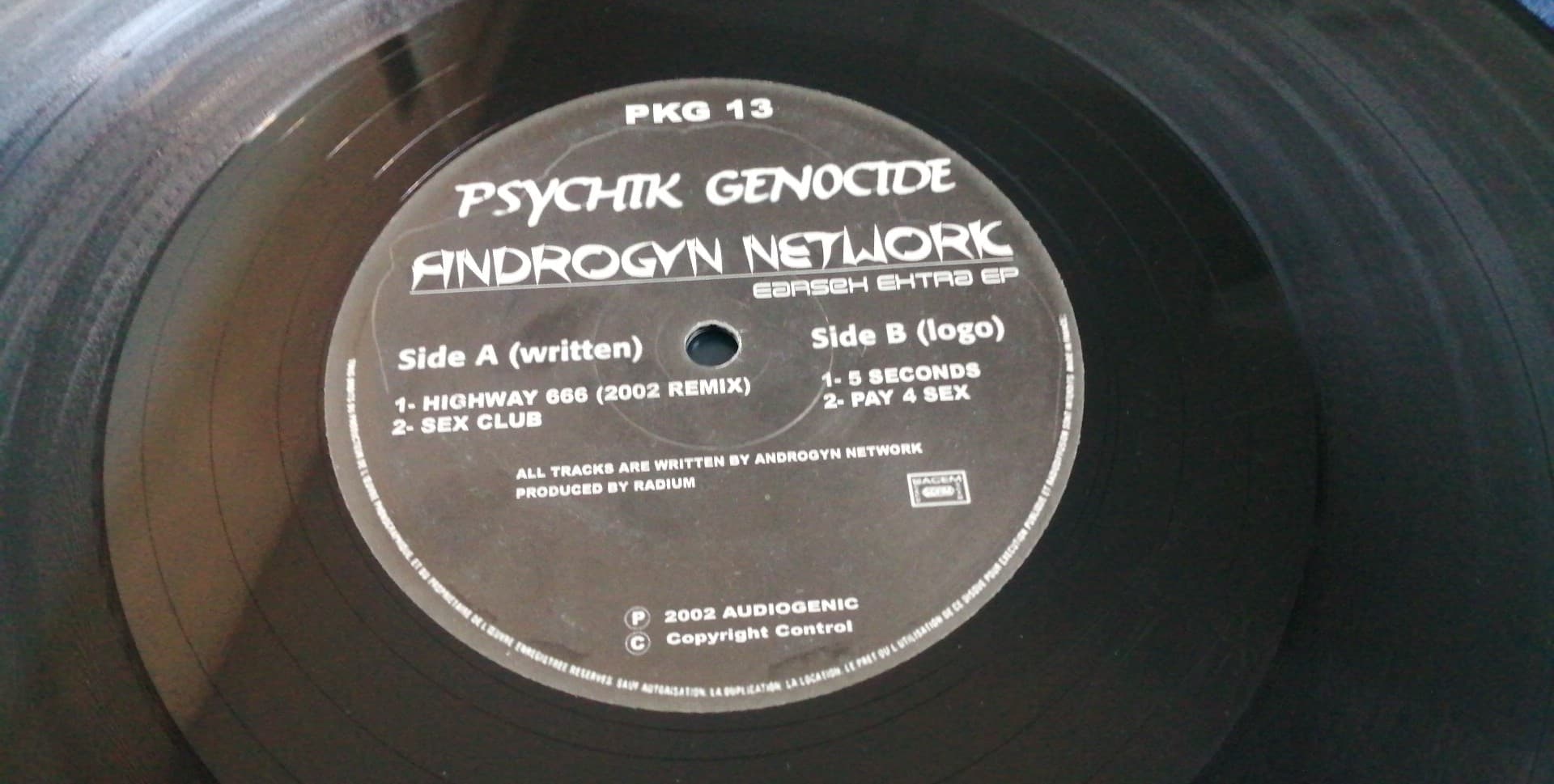 Psychik Genocide 13 - vinyle hardcore