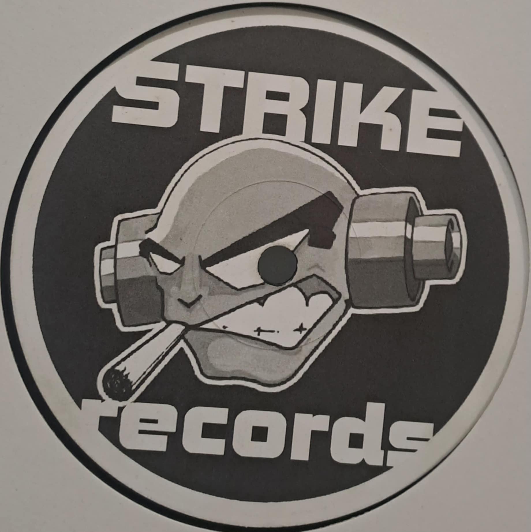 Strike 26 - vinyle gabber
