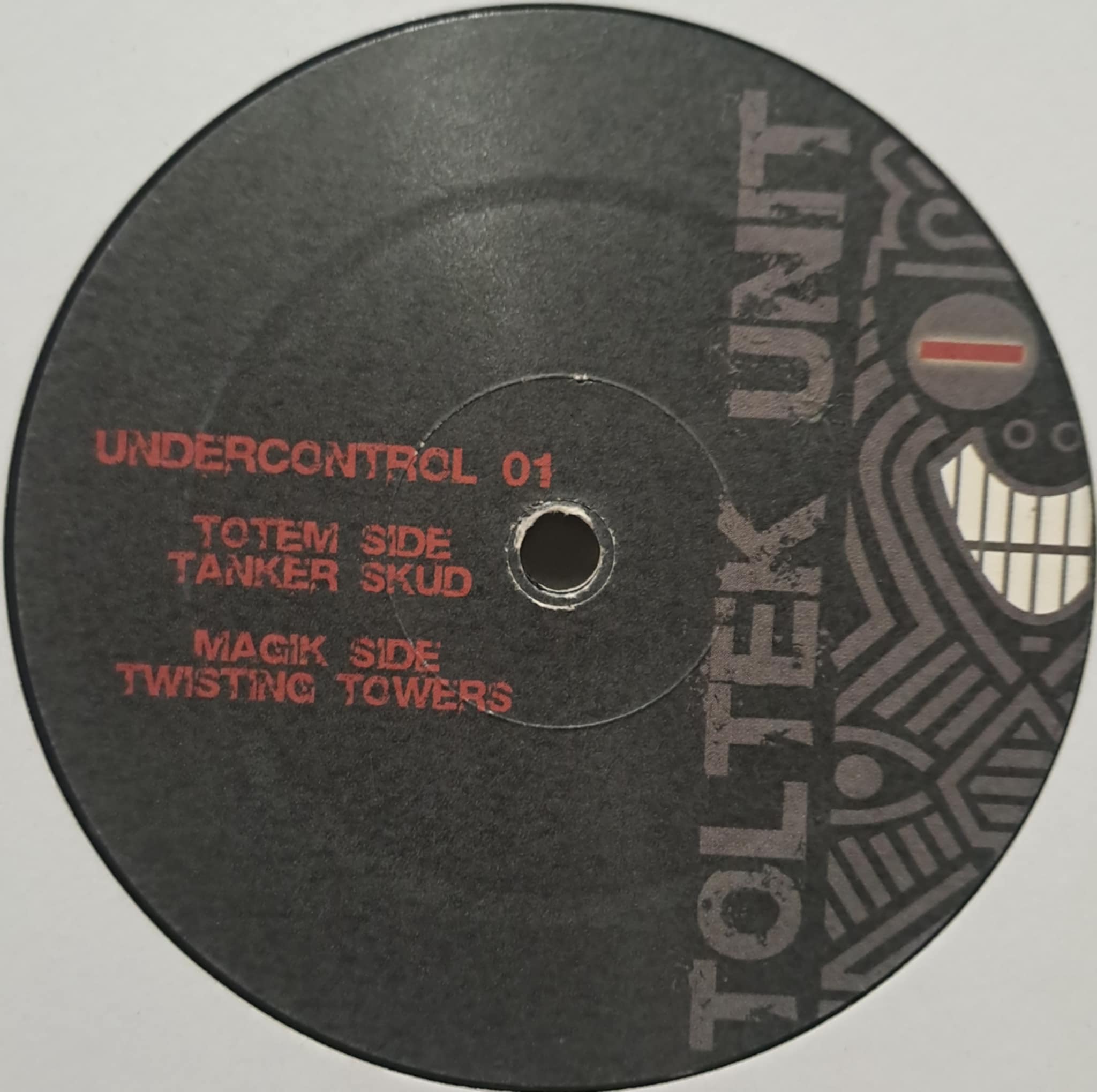 Undercontrol 01 - vinyle freetekno